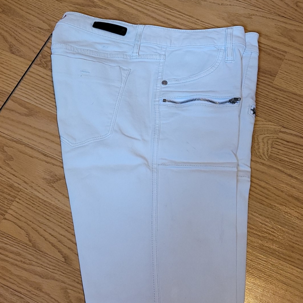 Jeans - Picture 2 of 4